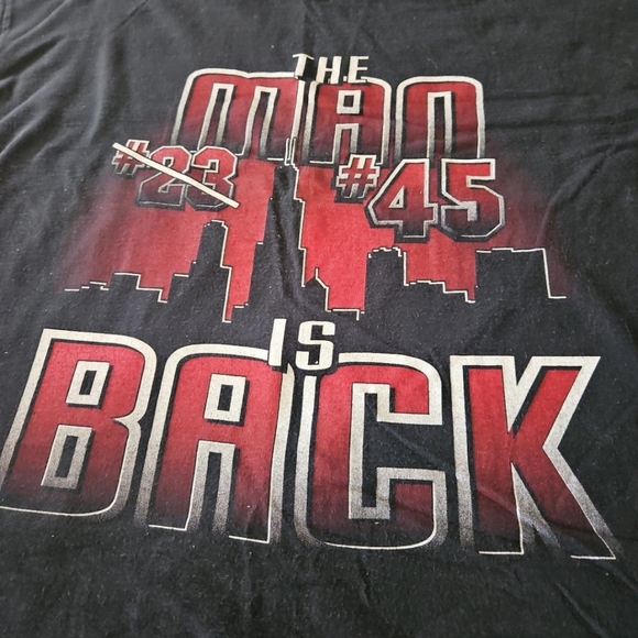 Vintage 90's Salem Michael Jordan "The Man Is Back" Tshirt - Picture 3 of 3